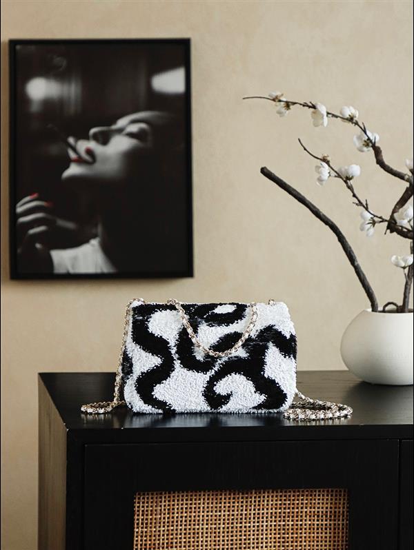 2026131214250327 900